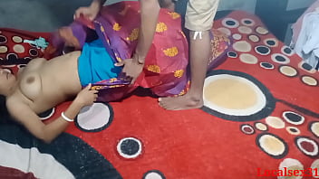 indian woman removing saree