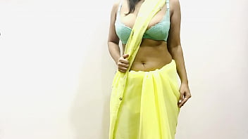 bhumika hot in saree