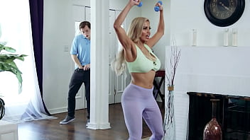 she feels a big dick in her butt