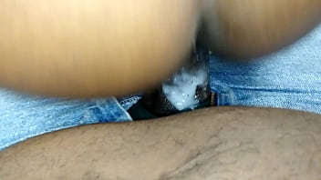 oral creampie in car