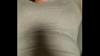 girl cums while getting fucked