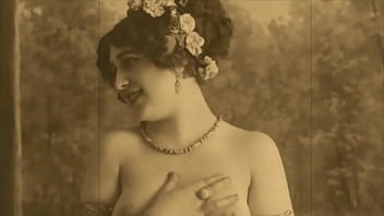 videos of girls seducing girls