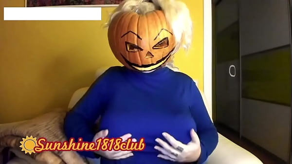 halloween pumpkin bratty sis