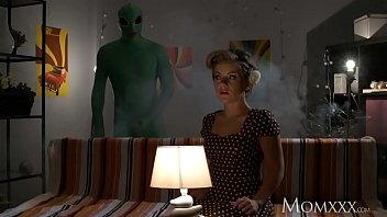 girl has sex with alien